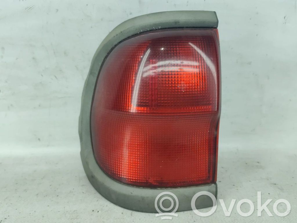 Nissan Terrano Takaluukun takavalot 