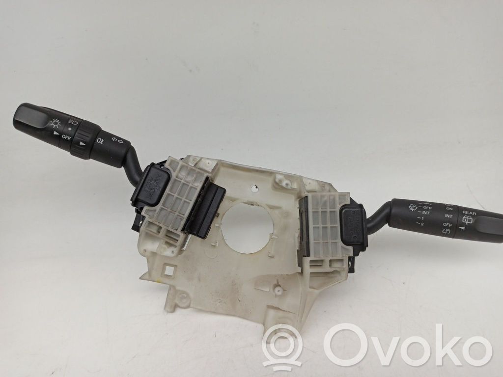 Mazda 3 I Autres commutateurs / boutons / leviers 