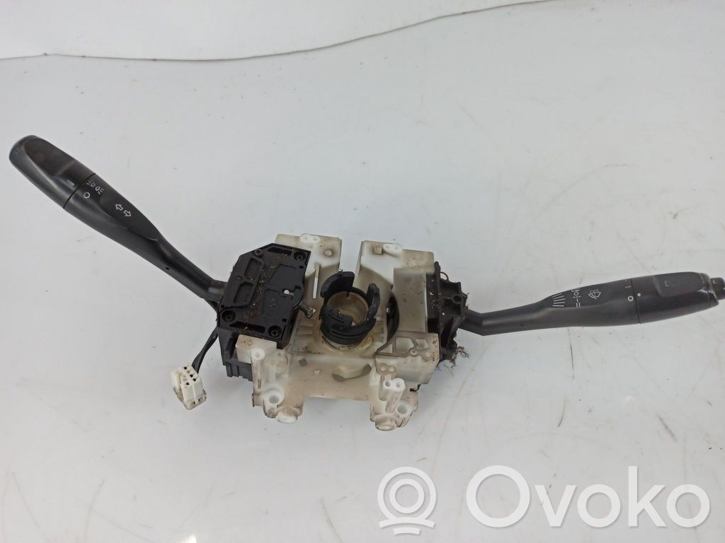 Mitsubishi Space Star Otros interruptores/perillas/selectores 