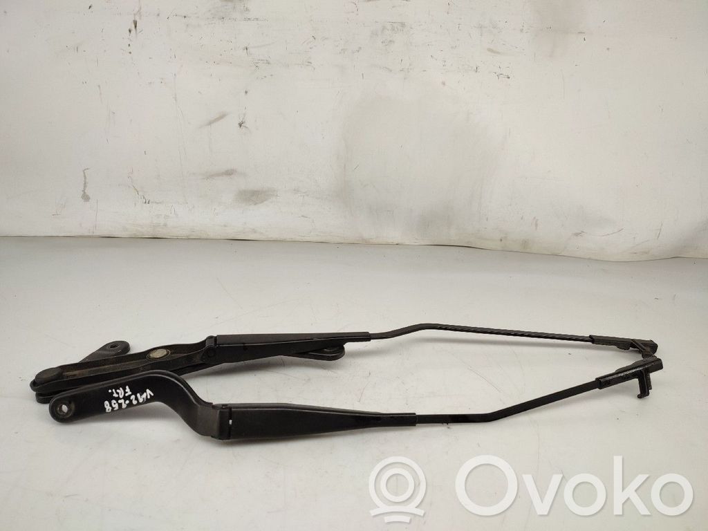Front wiper blade arm   3M5117526AA,3M5117526CB