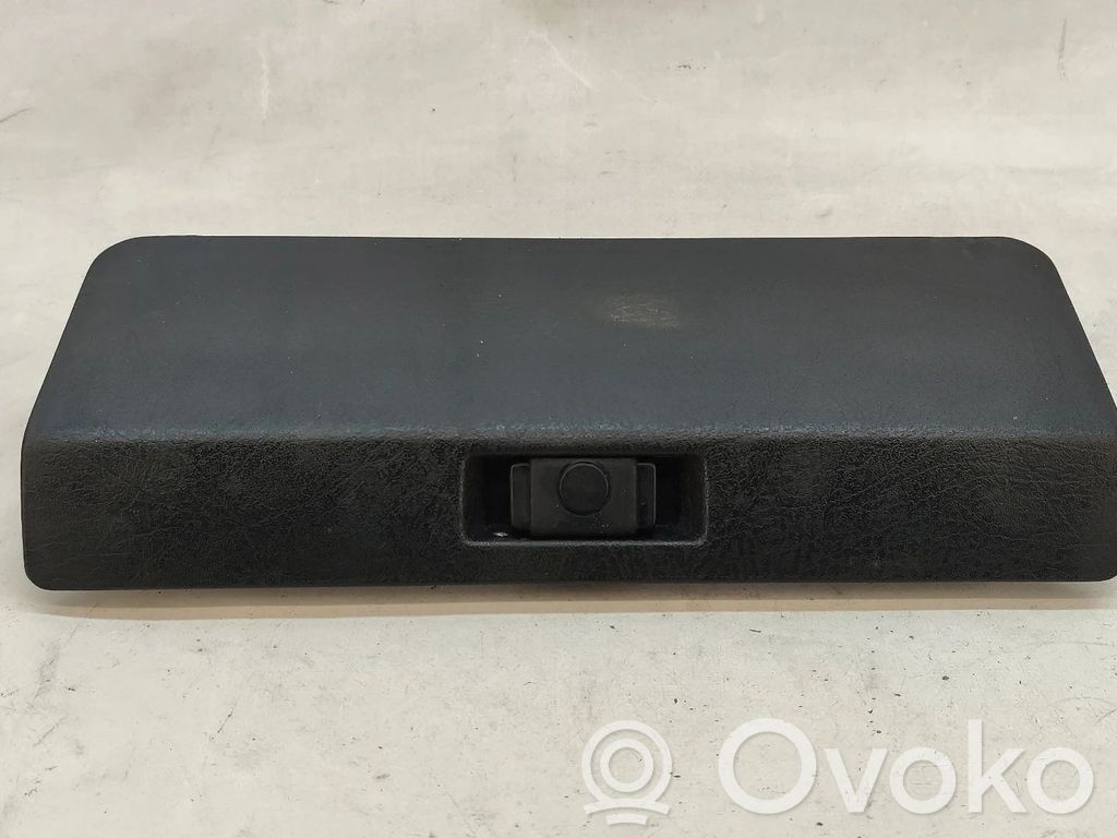 Volkswagen Jetta II Handschuhfach 