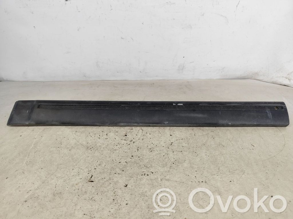 Renault Express Etuoven lista (muoto) 
