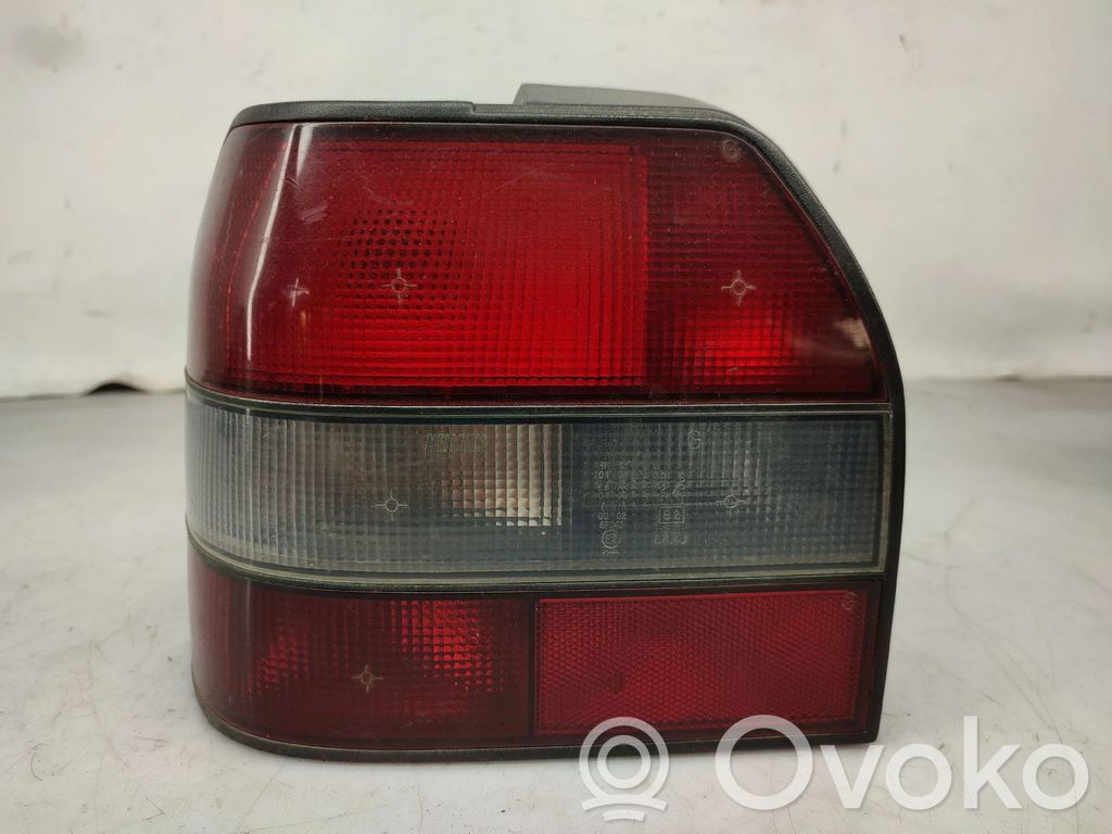 Subaru Legacy Feux arrière sur hayon 