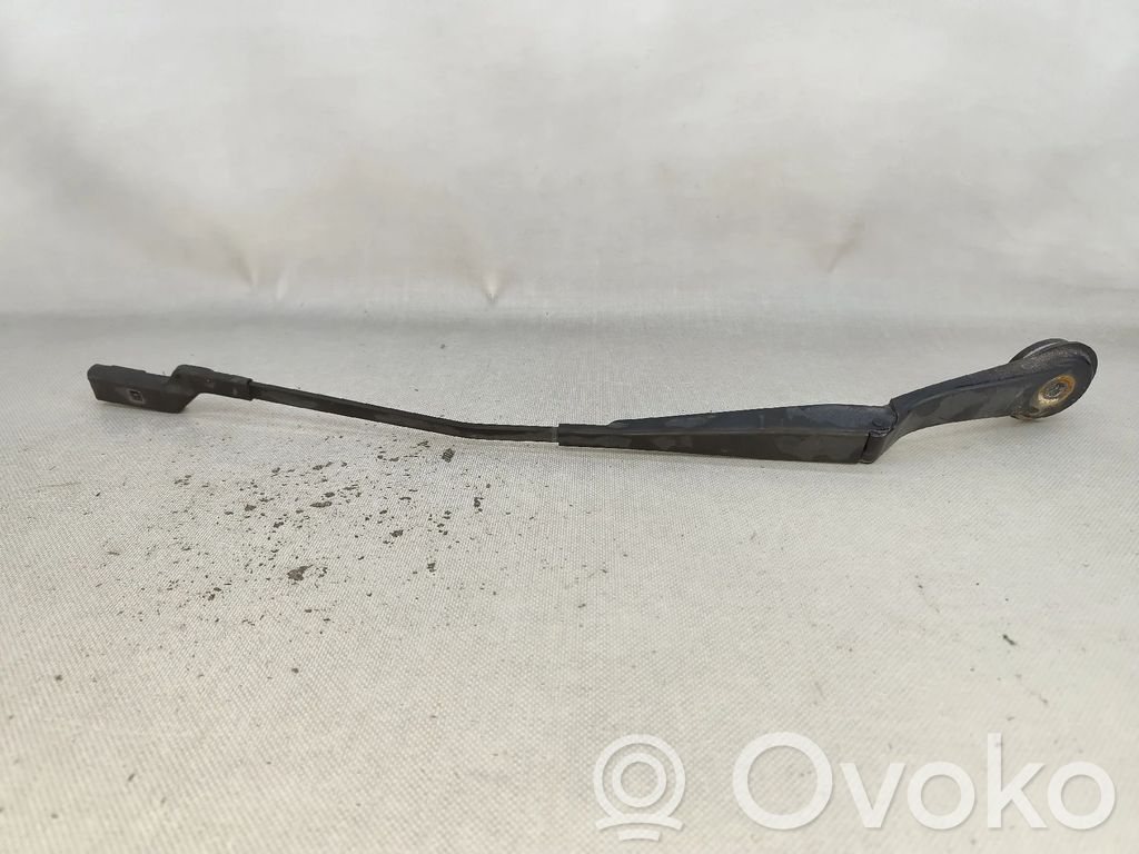 Brazo del limpiaparabrisas delantero   BM5117526AB