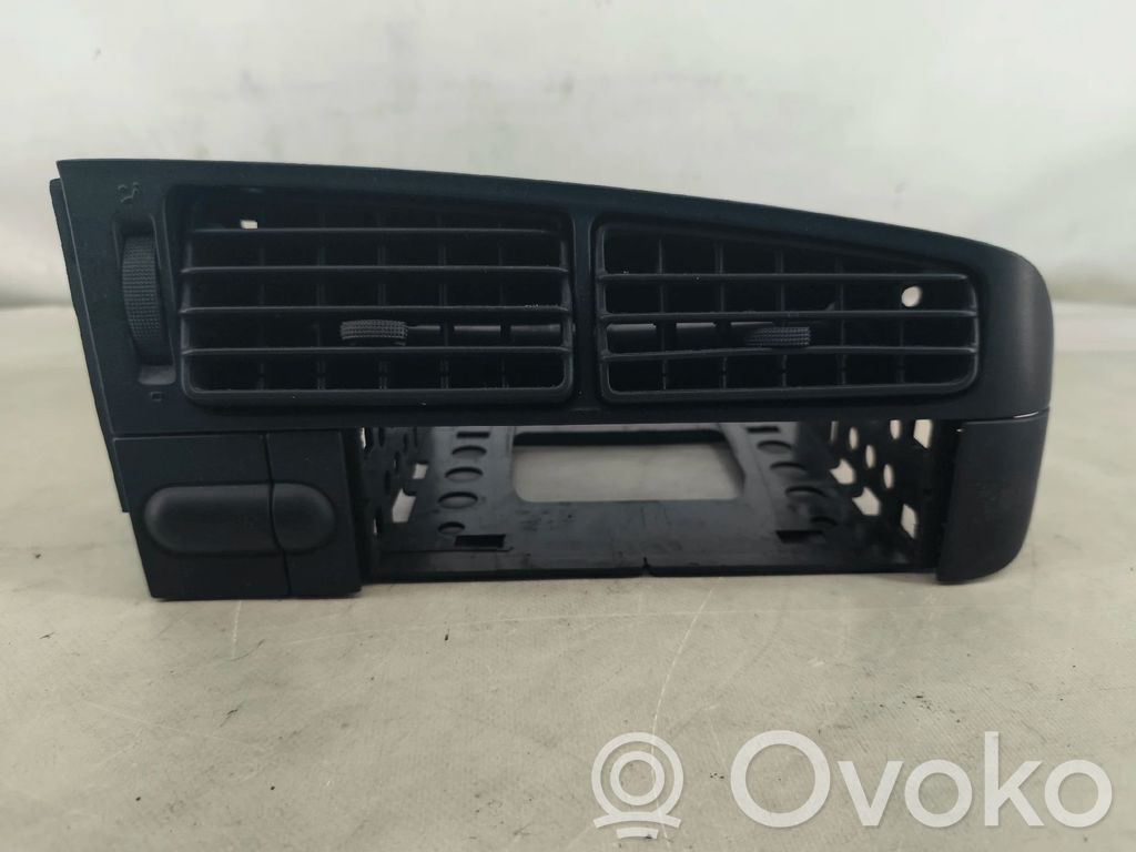 Volkswagen Golf III Grille d'aération centrale 