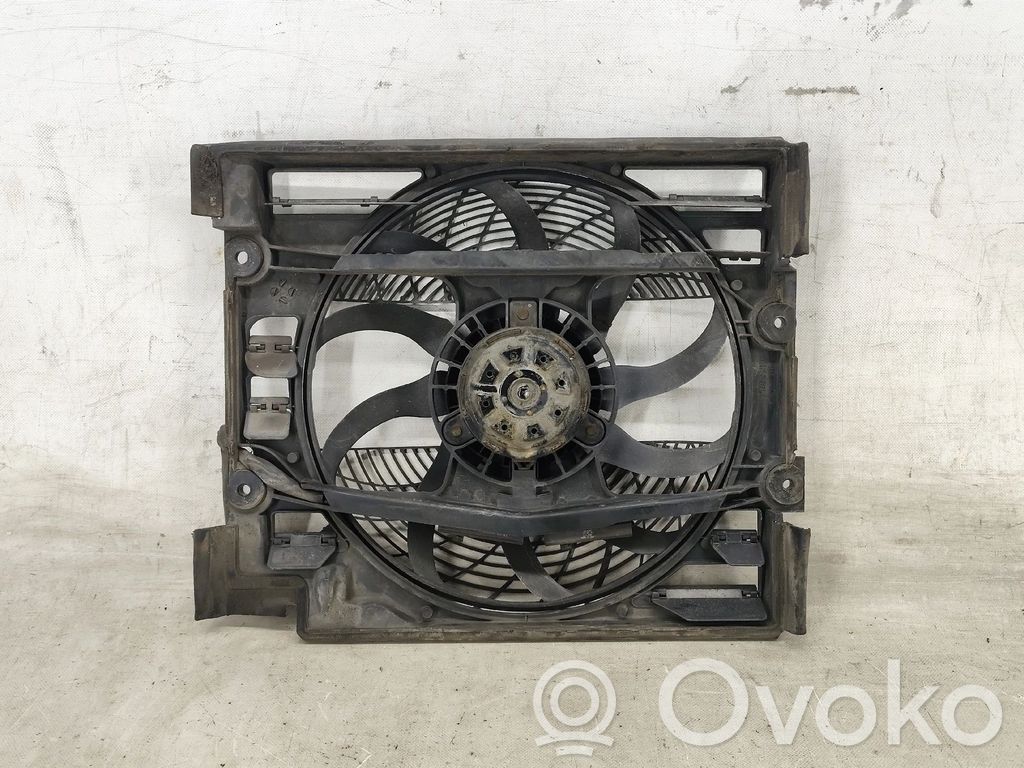 BMW 5 E39 Elektrisks radiatoru ventilators 
