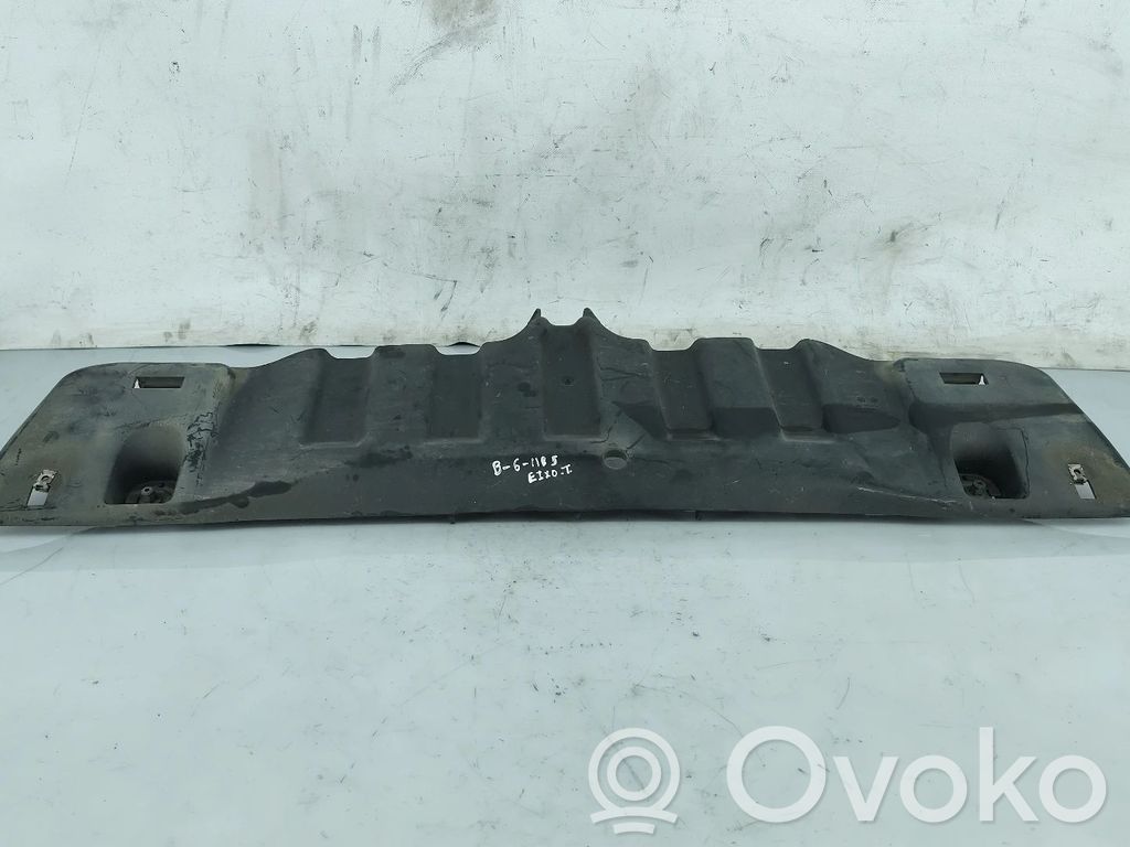Volkswagen PASSAT B7 Couvre-soubassement avant 