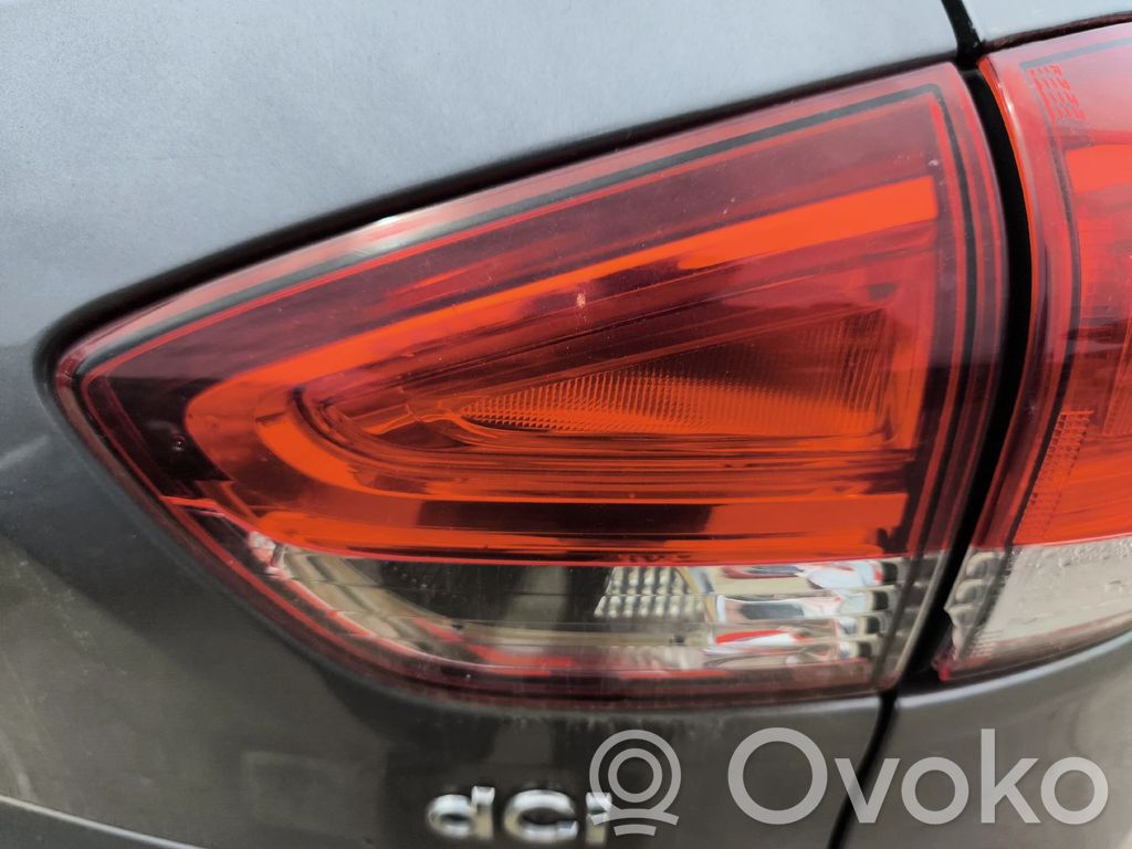 Tailgate rear/tail lights
