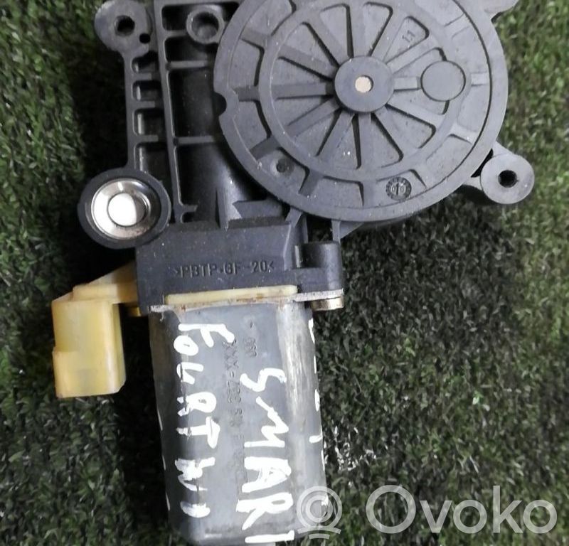 Motor del regulador de la ventanilla de la puerta delantera   0130822002