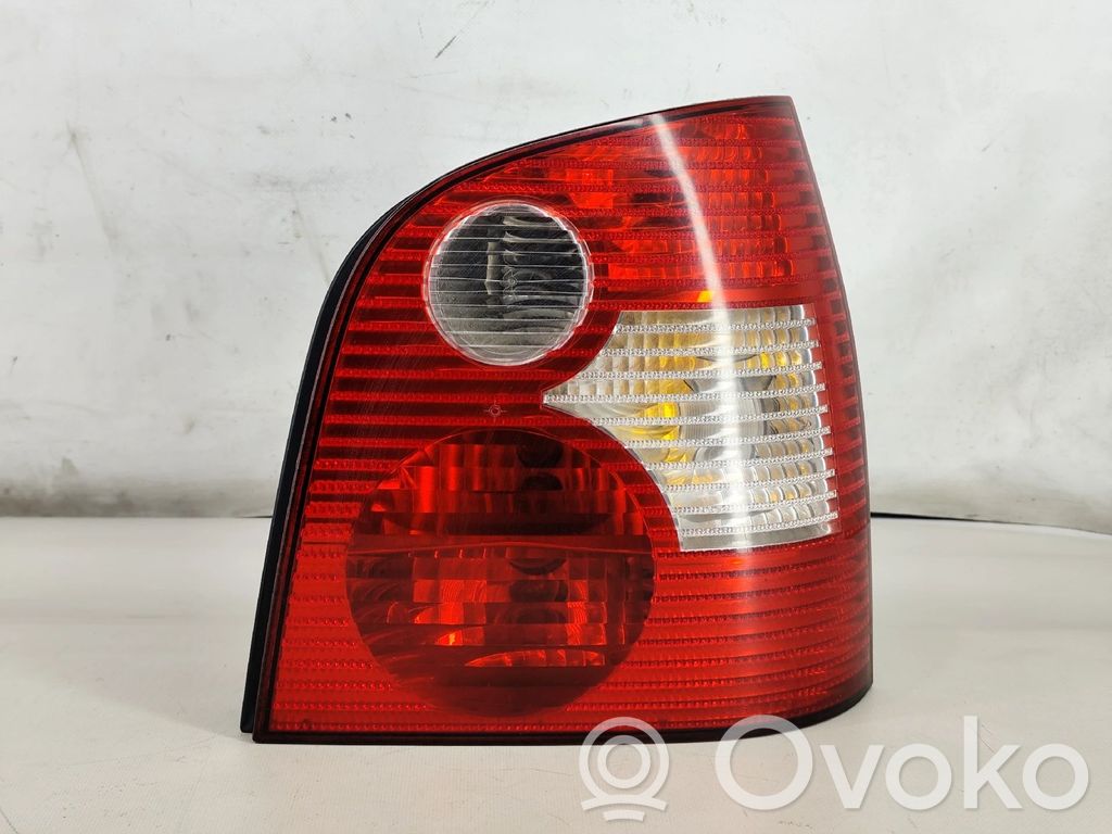 Volkswagen Polo IV 9N3 Lampa tylna 