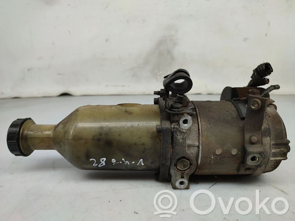 Renault Clio I Power steering pump 