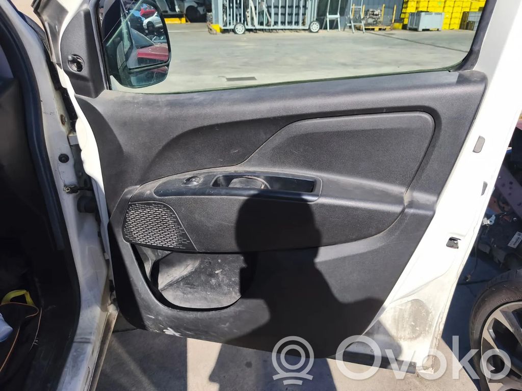 Fiat Doblo Boczki / Poszycie drzwi przednich 