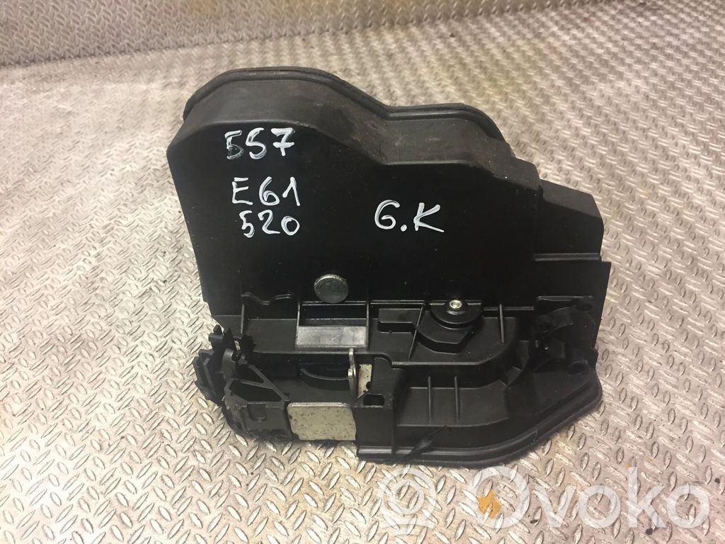 Rear door lock   7202147
