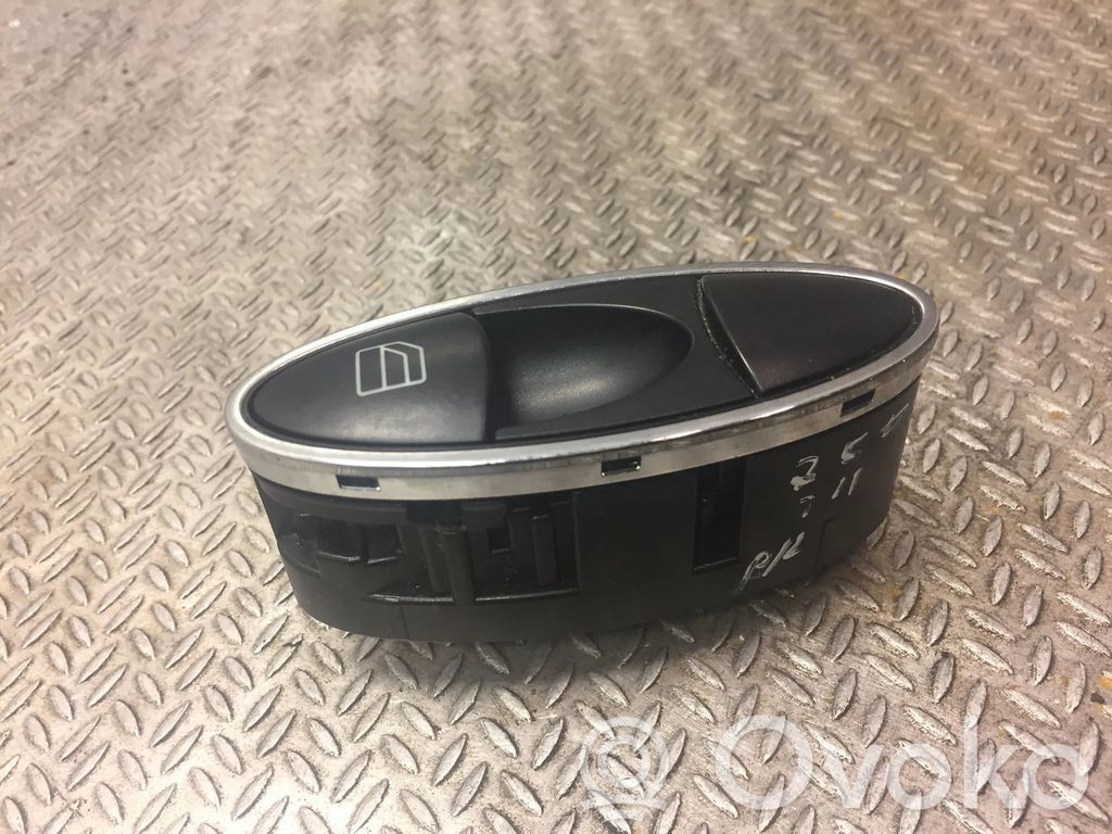 Mercedes-Benz E W211 Electric window control switch 