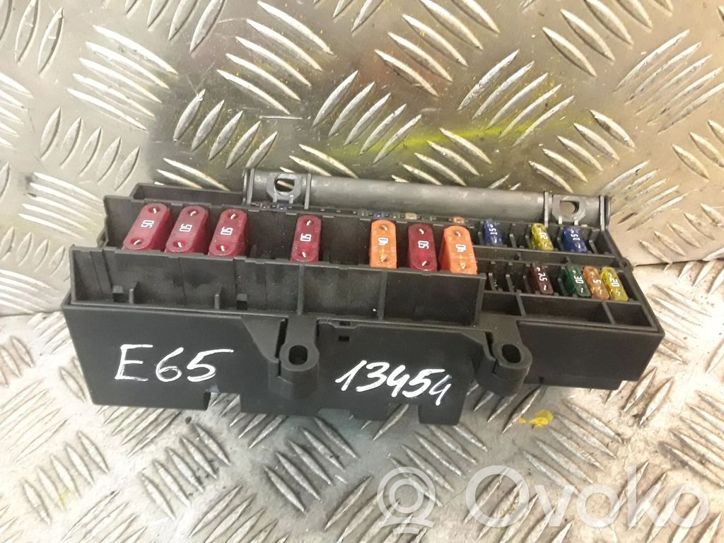 Fuse box set   6900582