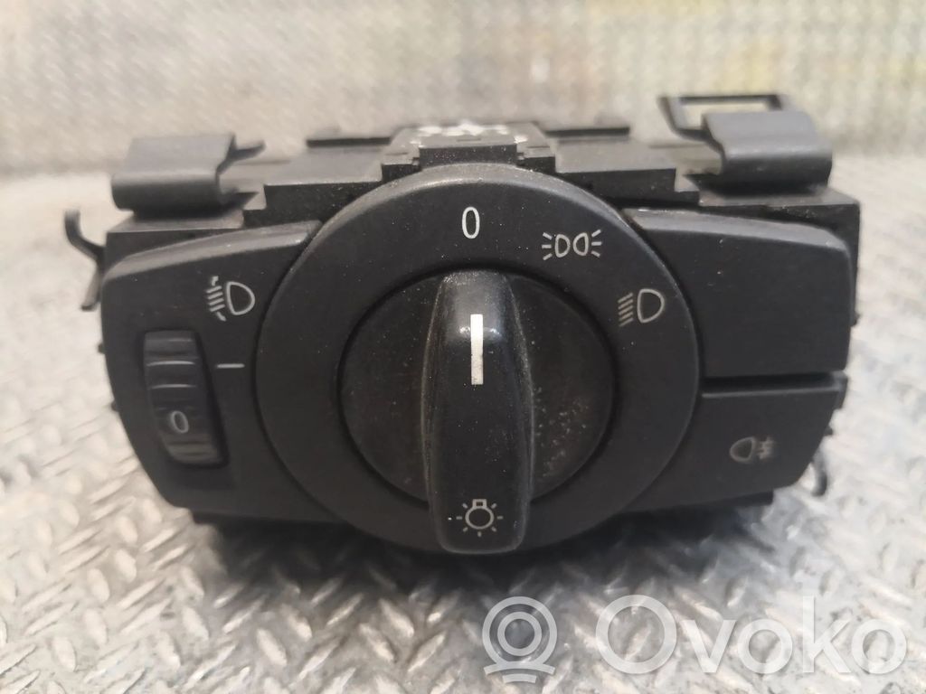 Lichtschalter   6932795