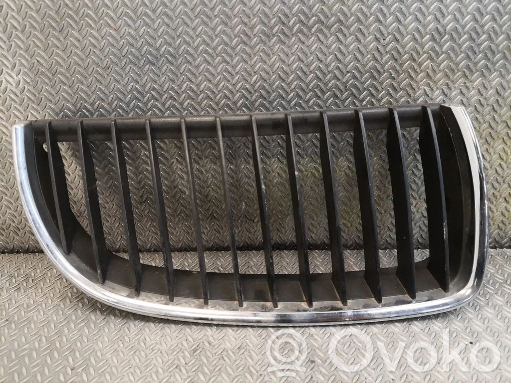 Quarter panel pressure vent   7120008