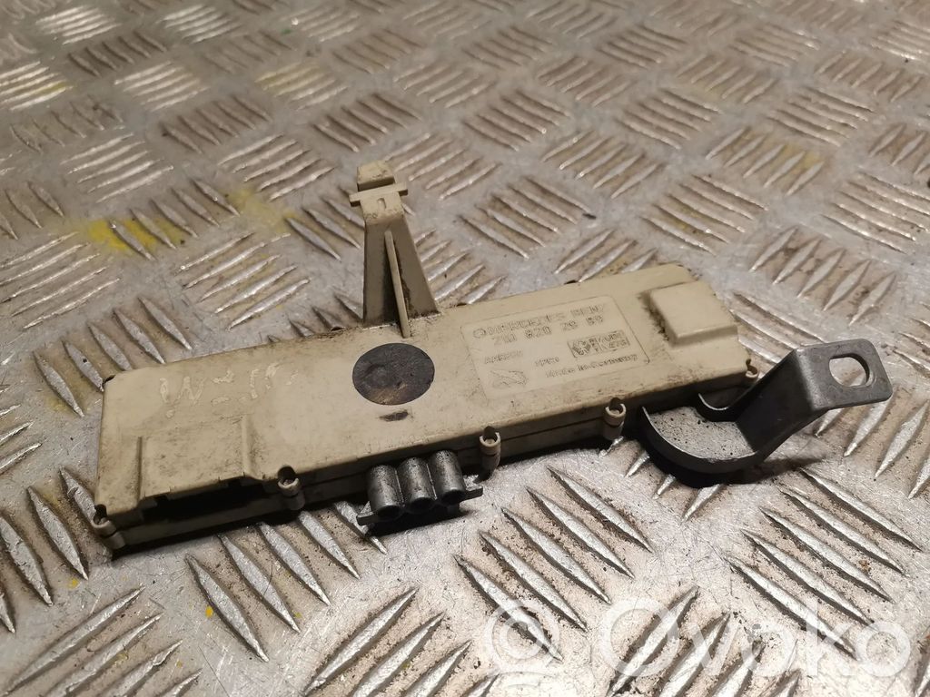 Mercedes-Benz E W210 Aerial antenna amplifier 
