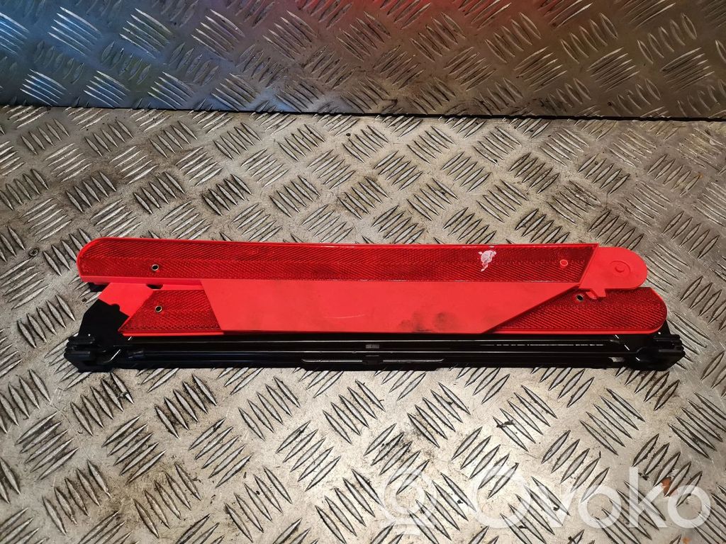 Mercedes-Benz C W204 Boîte à outils 