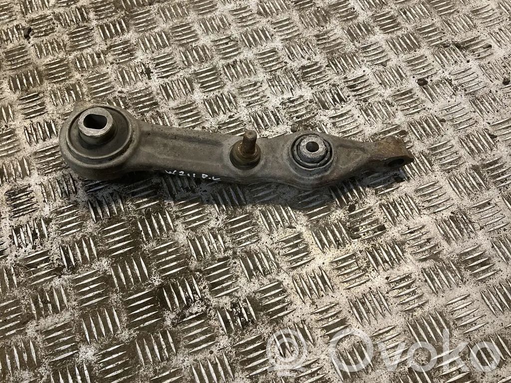 Mercedes-Benz E W211 Querlenker Achsschenkel vorne 