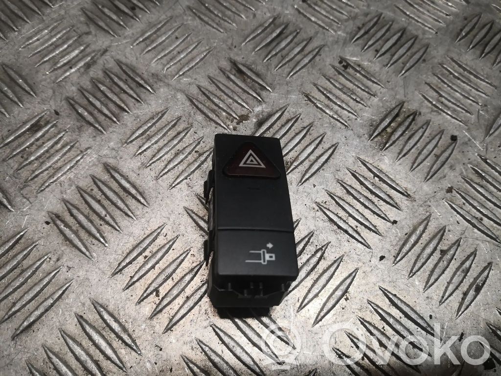 Mercedes-Benz E A207 Botón interruptor de luz de peligro 