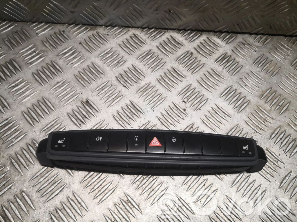 Smart ForFour I A set of switches 