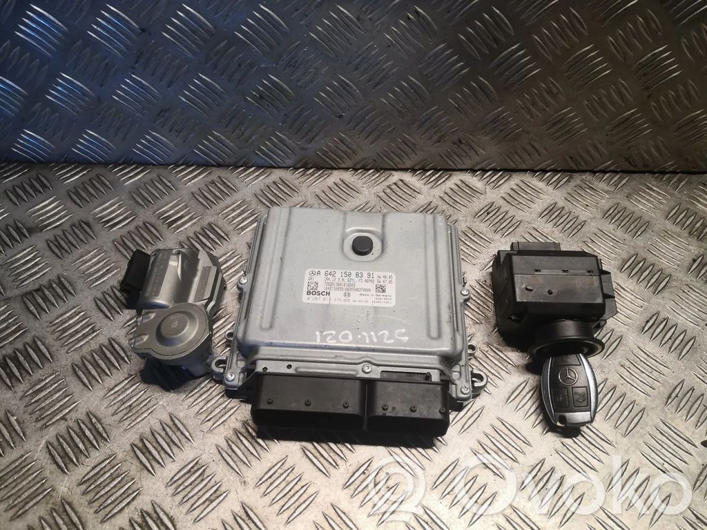Mercedes-Benz E W211 Engine ECU kit and lock set 