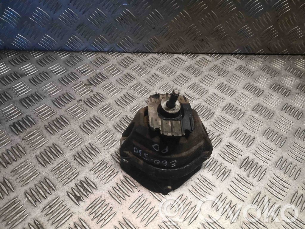 BMW 5 E60 E61 Engine mount bracket 