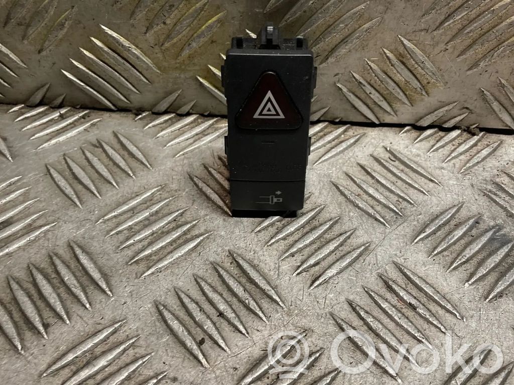 Mercedes-Benz E C207 W207 Botón interruptor de luz de peligro 