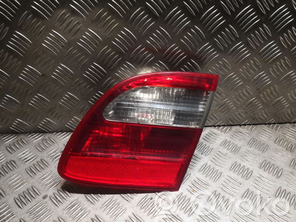 Mercedes-Benz E W211 Lampy tylnej klapy bagażnika 