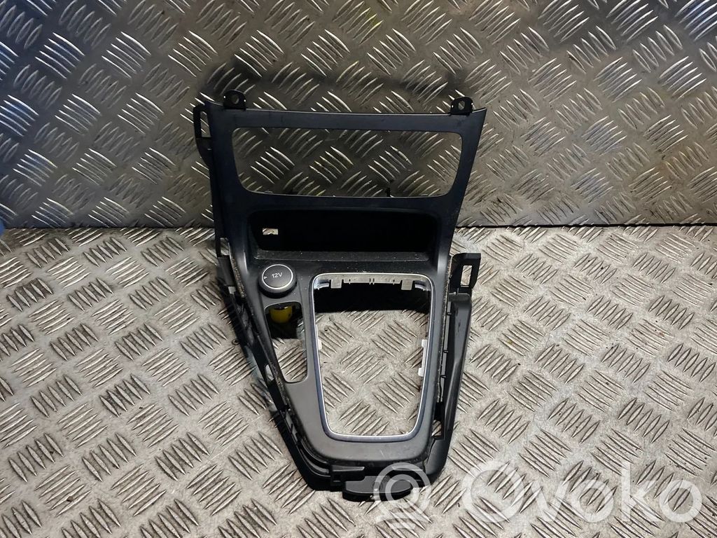 Ford Focus Gear shifter surround trim plastic 