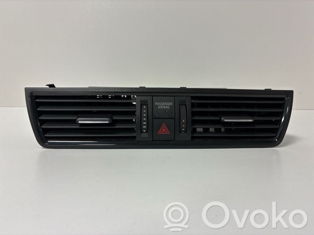 Skoda Rapid (NH) Dysze / Kratki środkowego nawiewu deski rozdzielczej 
