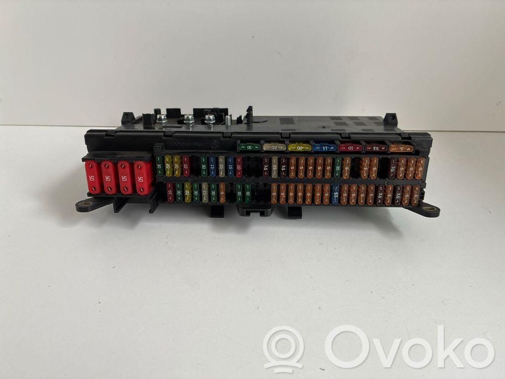 Fuse module   8380407