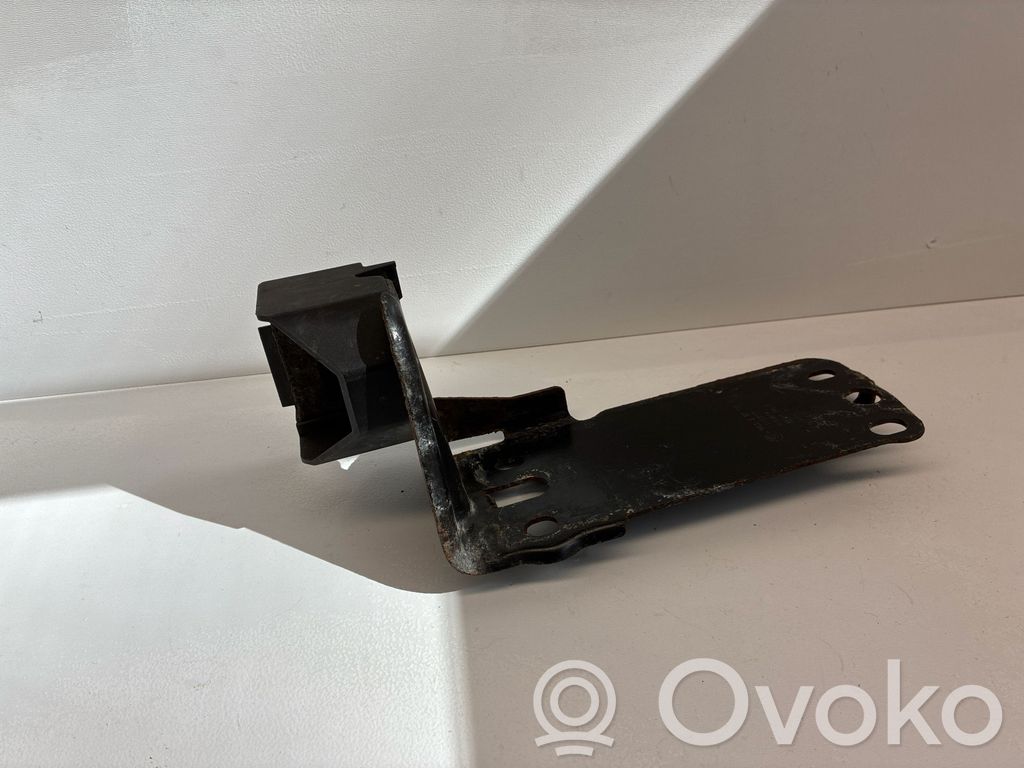BMW 3 E90 E91 Radiator mount bracket 
