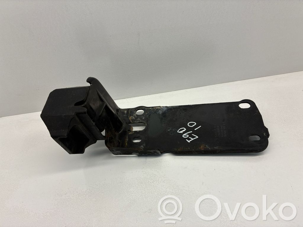 BMW 3 E90 E91 Radiator mount bracket 