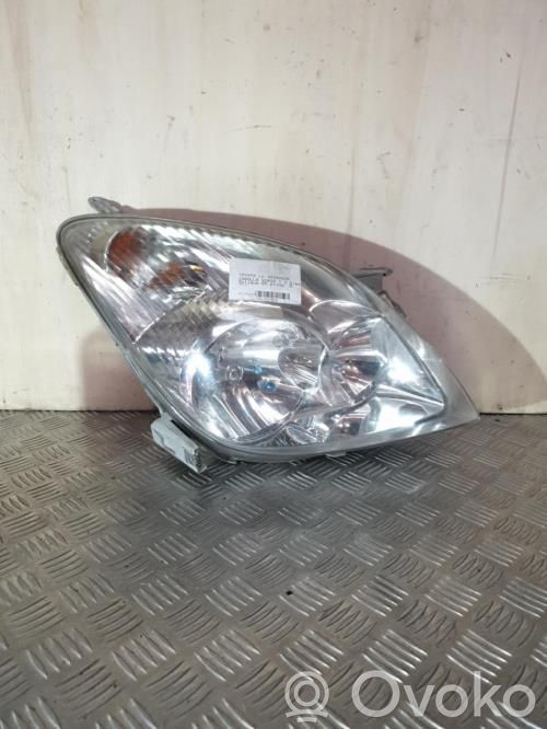 Toyota Corolla Verso E121 Phare frontale 