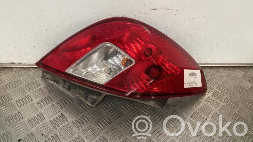 Opel Corsa D Lampă spate în caroserie 