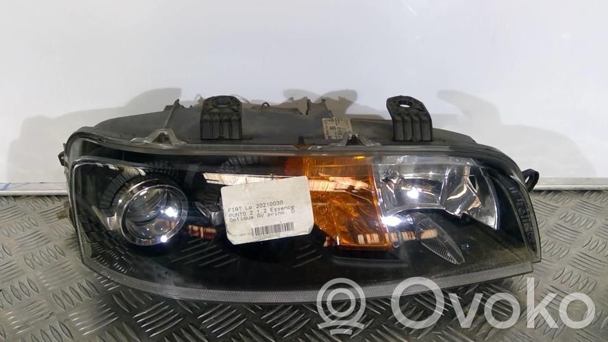Fiat Punto (188) Far