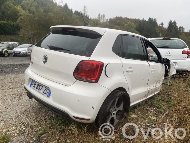 Volkswagen Polo V 6R Grilă ventilație/ramă laterală bord 