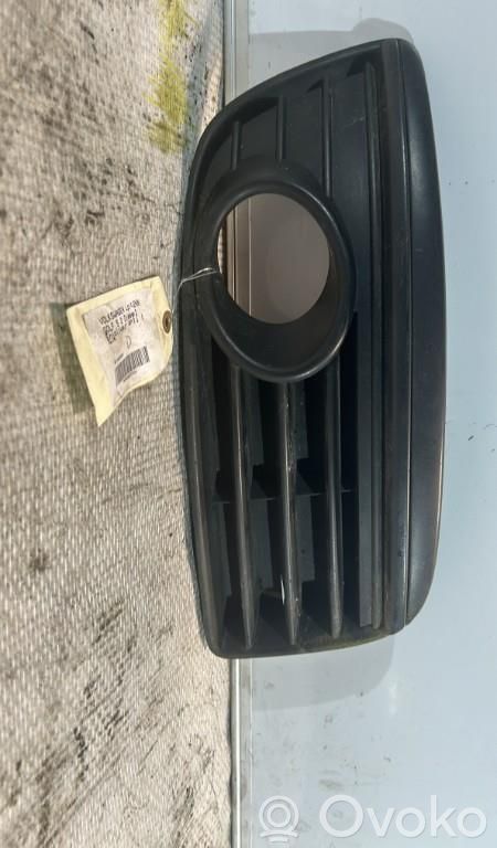 Volkswagen Golf V Etusumuvalon ritilä