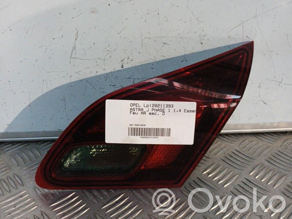 Opel Astra J Lampy tylnej klapy bagażnika 