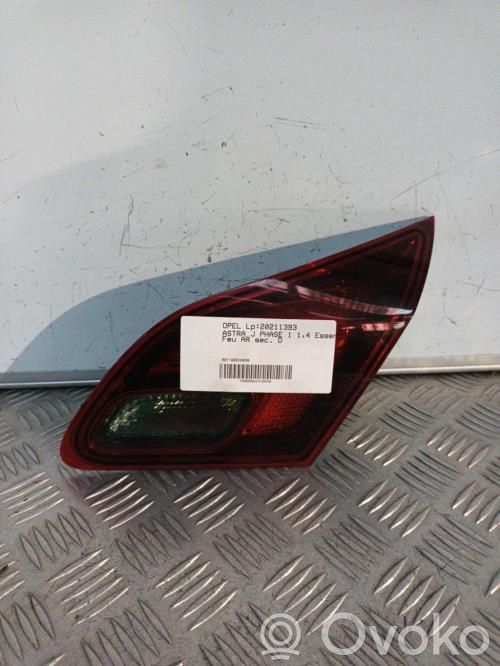Opel Astra J Lampy tylnej klapy bagażnika 