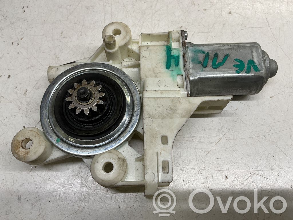 Ford Focus C-MAX Front door window regulator motor 
