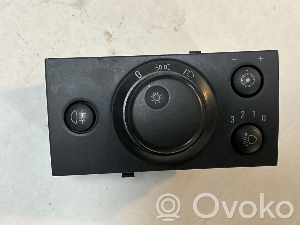 Light switch   13670320,13229538