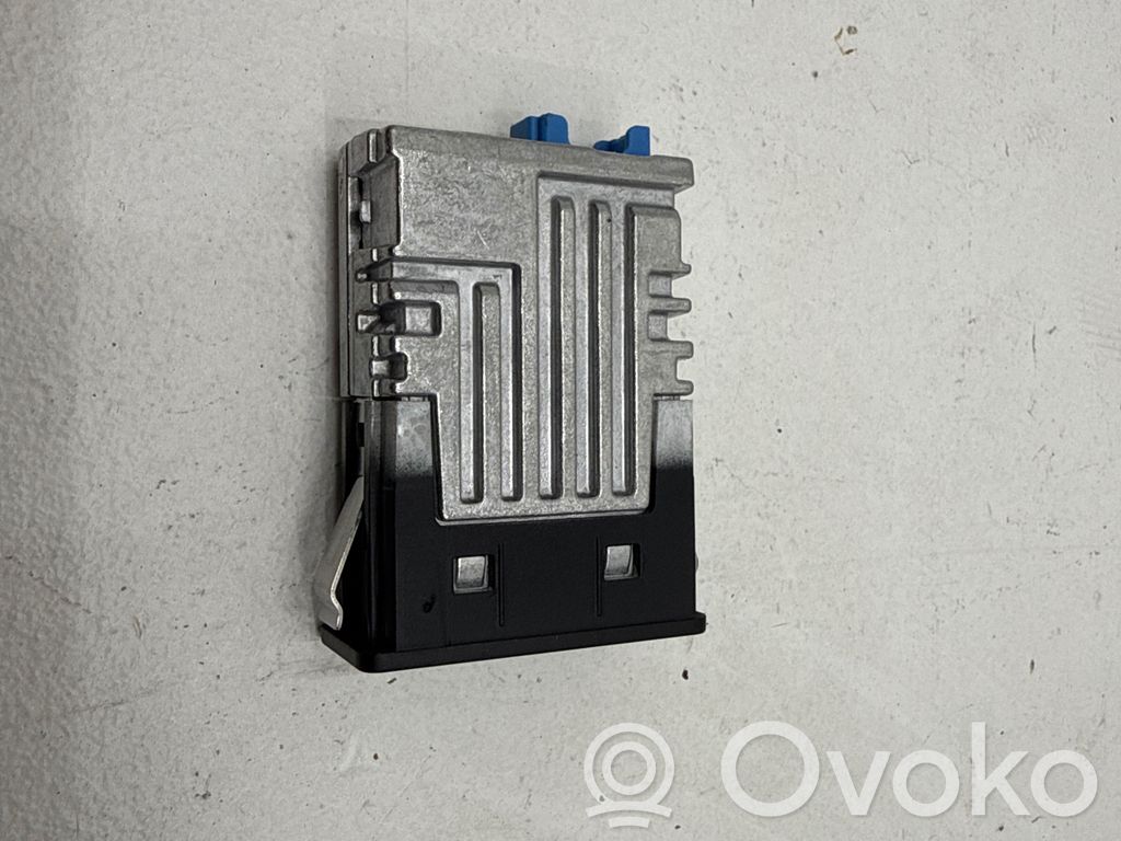 BMW 1 F40 USB jungtis 