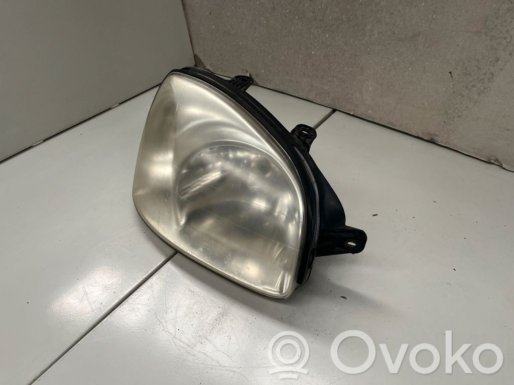 Hyundai Santa Fe Lampa przednia 