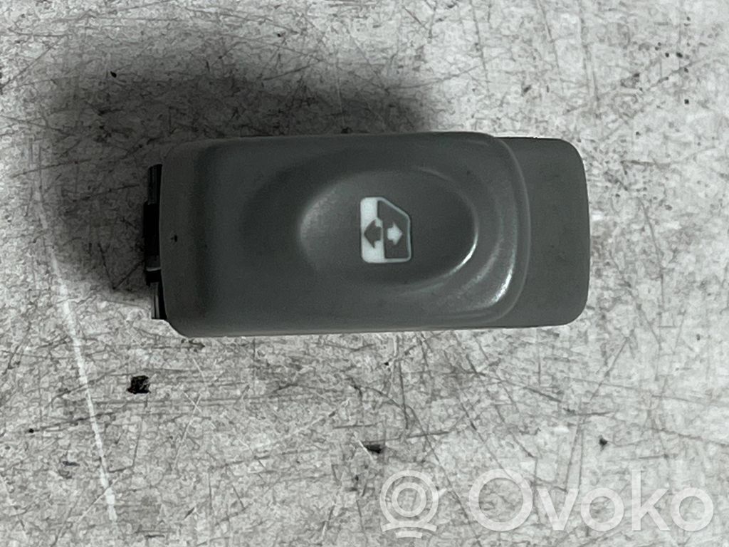 Renault Twingo I Electric window control switch 