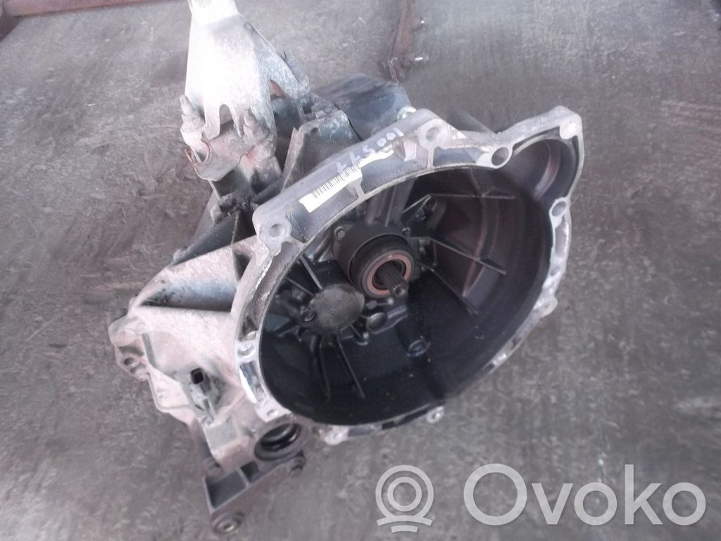 Manual 5 speed gearbox