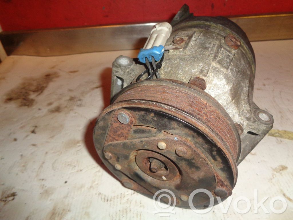 Air conditioning (A/C) compressor (pump)   6560956