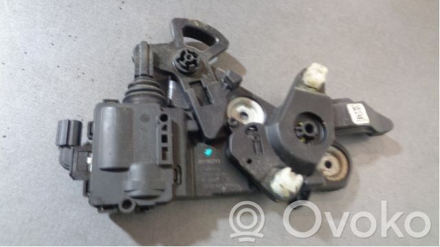 Loading door lock